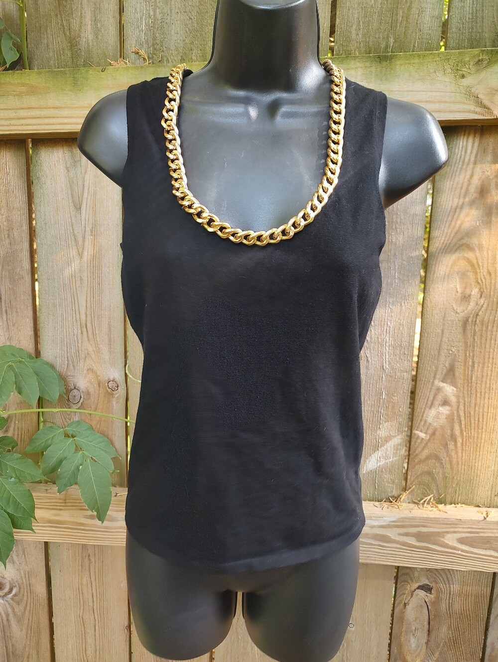 🏵️ Caché VTG Glam Gold Chain Luxury Soft Sleeveless Shirt